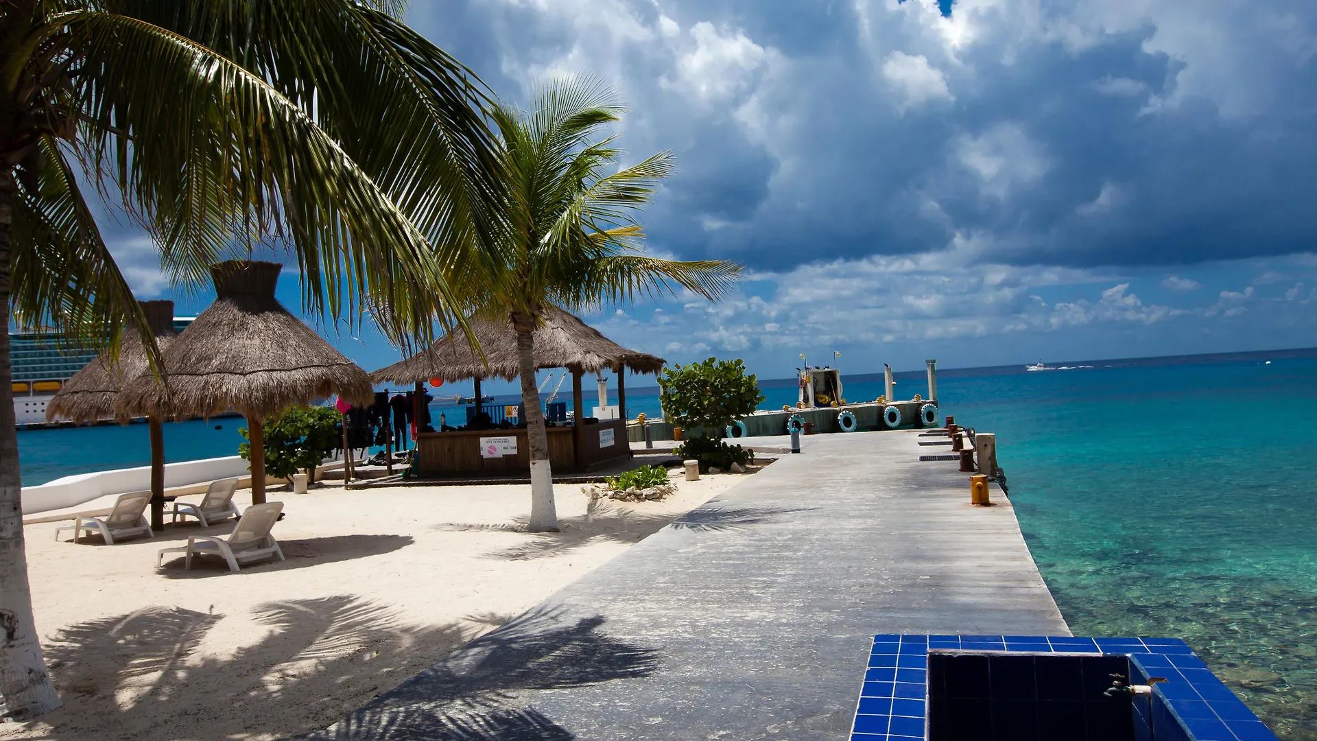 Casa Del Mar Cozumel Hotel & Dive Resort